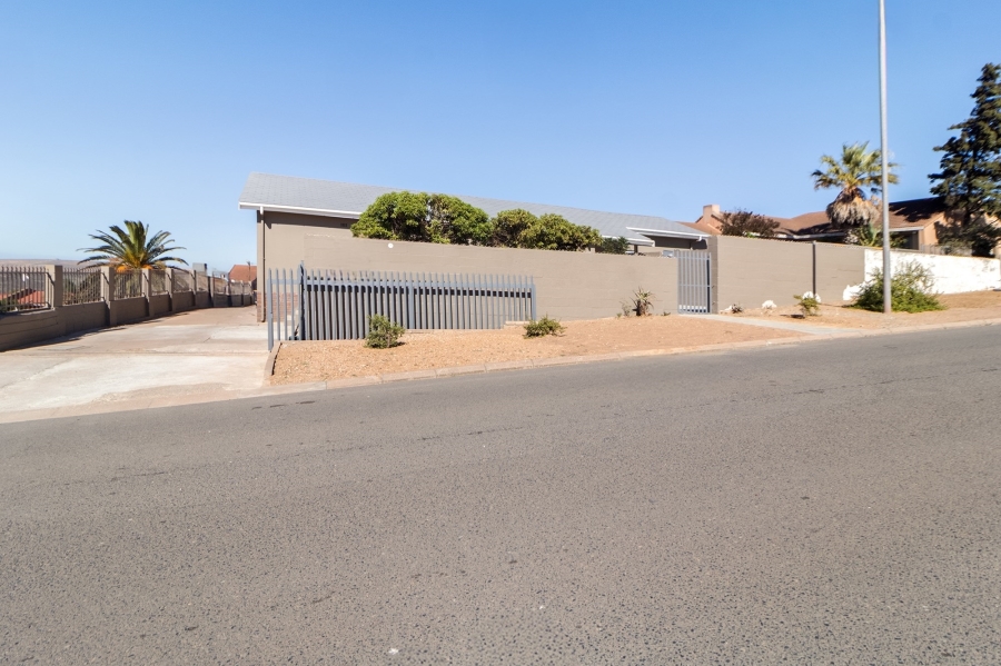 4 Bedroom Property for Sale in Vredenburg Western Cape
